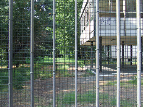 un metro quadrato di terreno: ambiente - quartiere chiesa rossa - milano parco sud - 